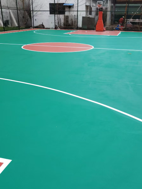 宿豫 球场长期使用易出现地面开裂